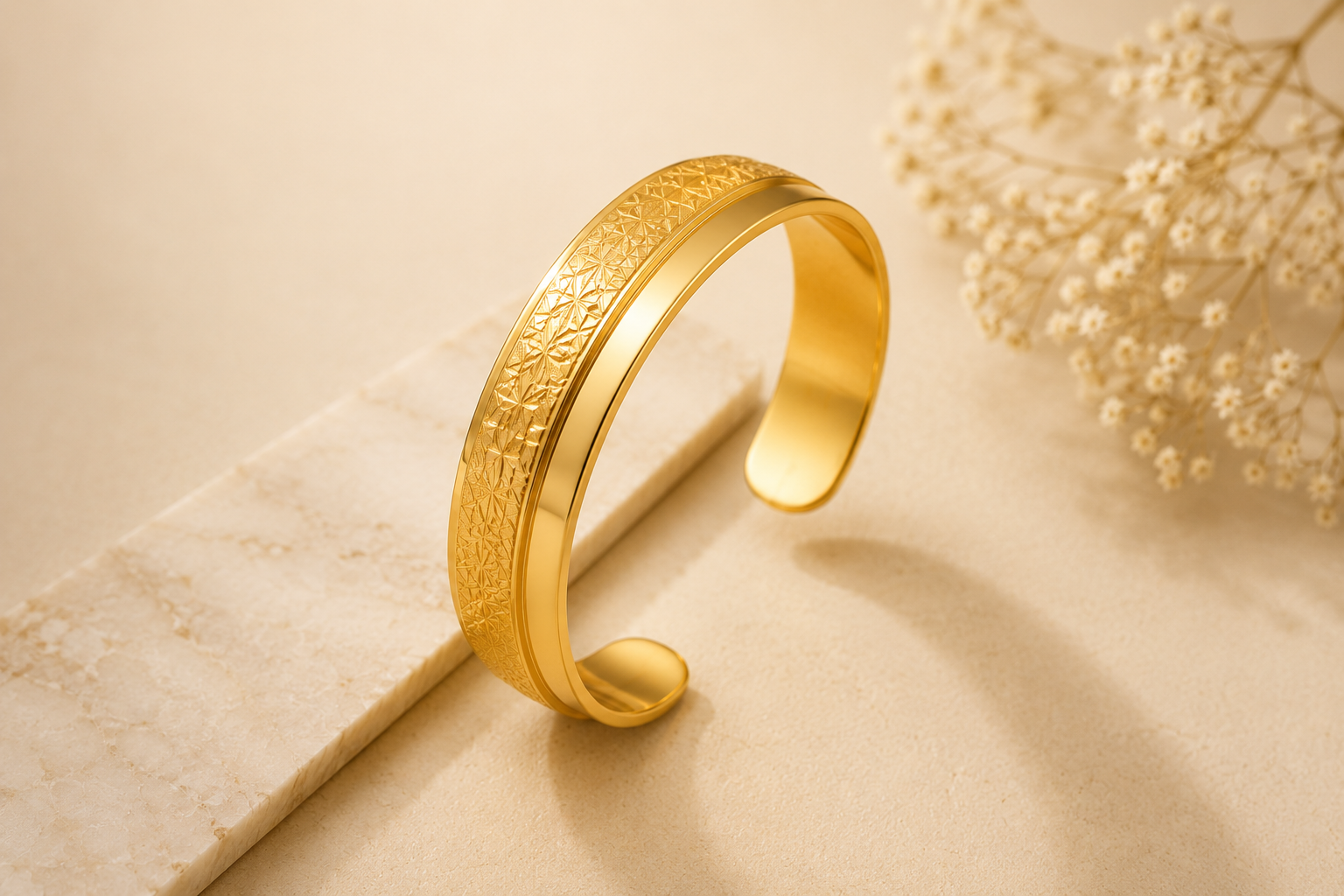 Timeless Gold,
Effortless Style